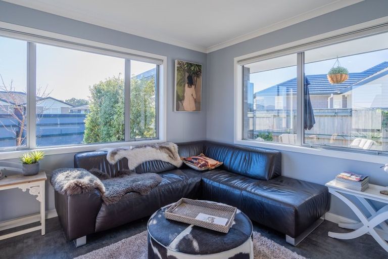 Photo of property in 9 Bridford Way, Paraparaumu, 5032