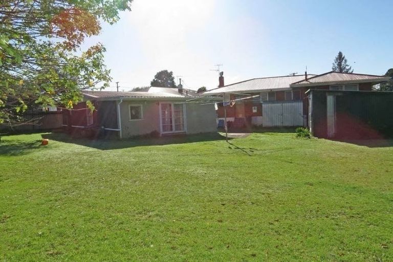 Photo of property in 32 Tawa Crescent, Manurewa, Auckland, 2102