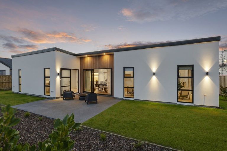Photo of property in 15 Perehia Mews, Marshland, Christchurch, 8083