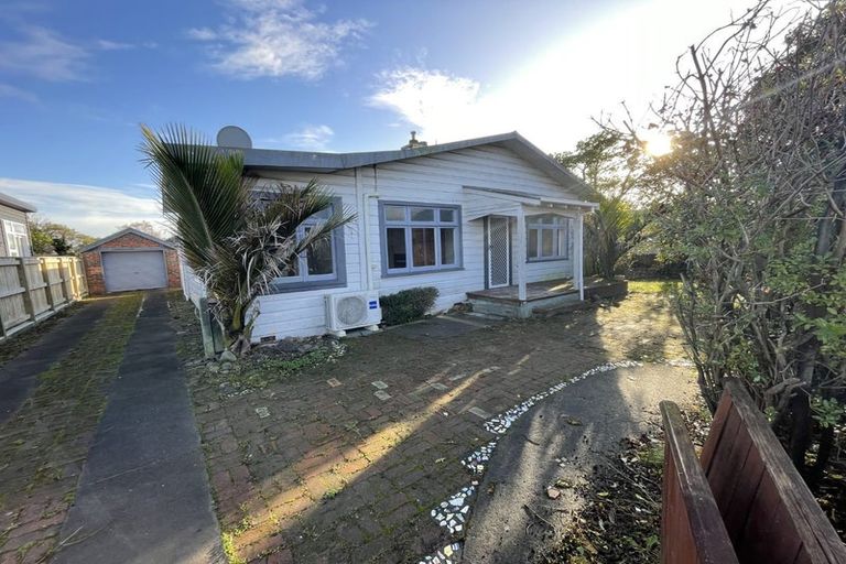 Photo of property in 17 Haydon Street, Roslyn, Palmerston North, 4414