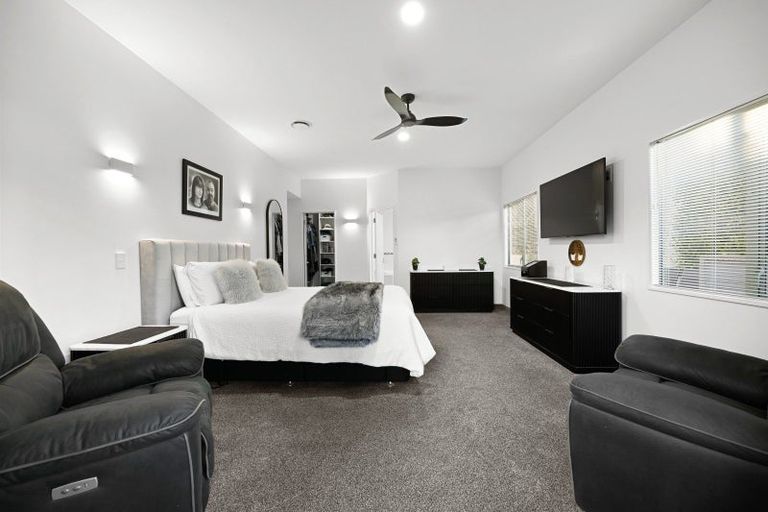Photo of property in 2 Minchin Crescent, St Andrews, Hamilton, 3200