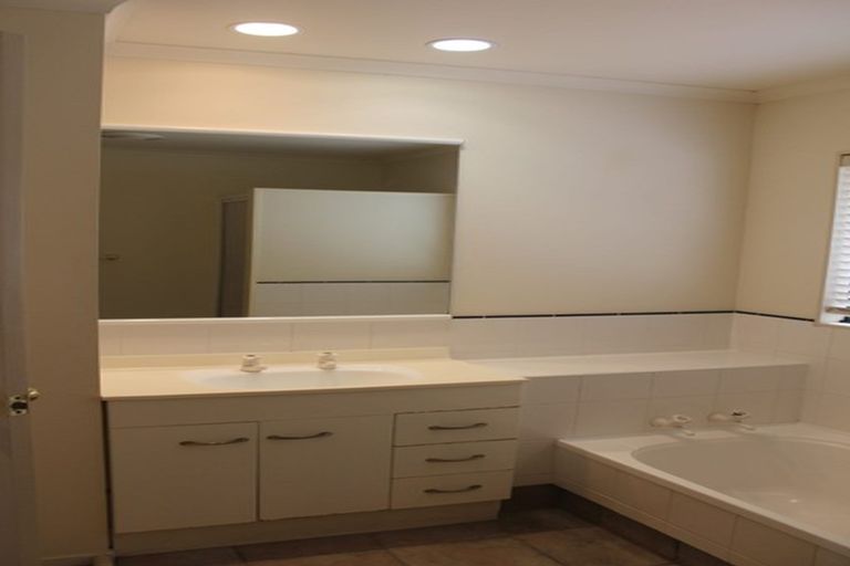 Photo of property in 4 Molyneux Place, Welcome Bay, Tauranga, 3112