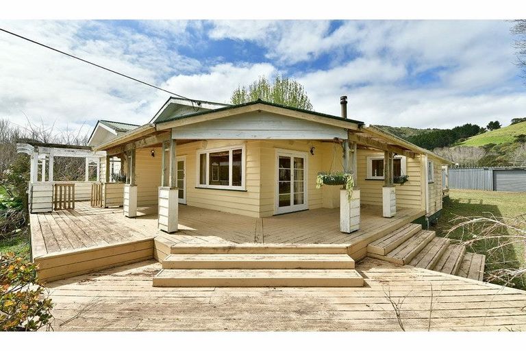 Photo of property in 2882 Kaipara Coast Highway, Glorit, Warkworth, 0984
