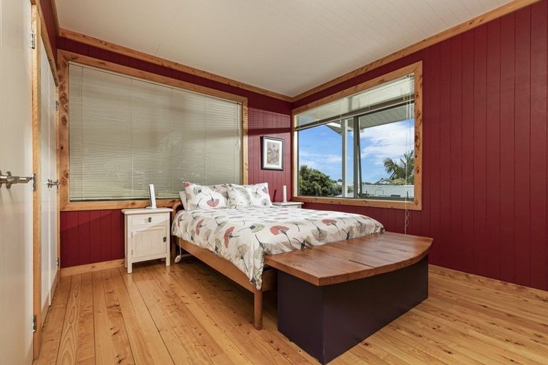 Photo of property in 84 Shakespear Road, Army Bay, Whangaparaoa, 0930