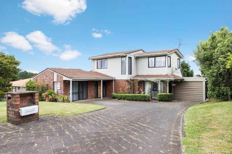 Photo of property in 15 Banksia Place, Goodwood Heights, Auckland, 2105