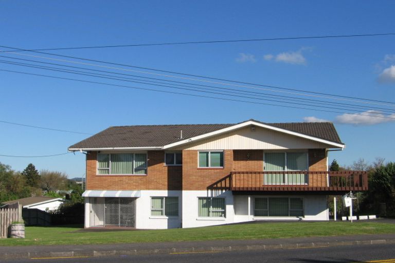 Photo of property in 8 School Road, Te Atatu South, Auckland, 0610