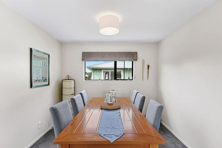 Photo of property in 308 Main Road, Tawa, Wellington, 5028