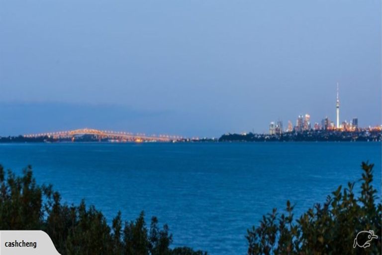 Photo of property in 23 Karemoana Drive, Te Atatu Peninsula, Auckland, 0610