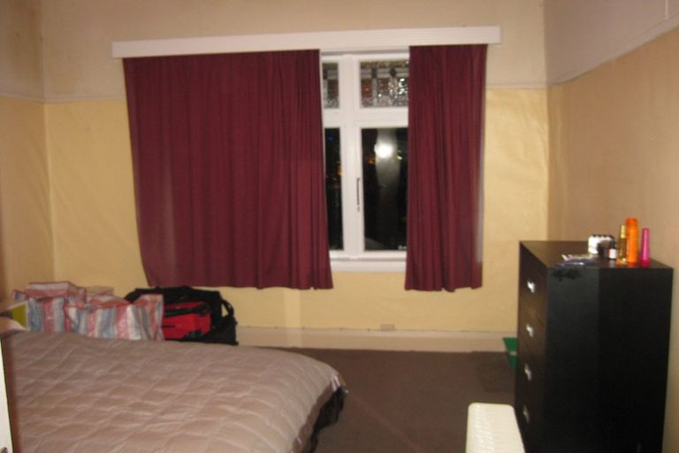 Photo of property in 158 Oriental Parade, Oriental Bay, Wellington, 6011