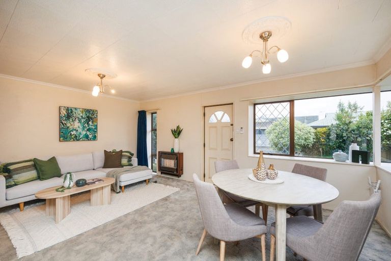 Photo of property in 5 Edgecombe Court, Roslyn, Palmerston North, 4414