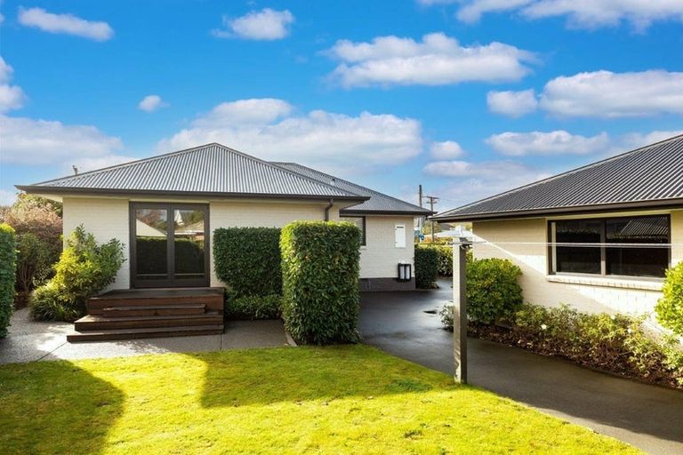 Photo of property in 31 Gleneagles Terrace, Ilam, Christchurch, 8053