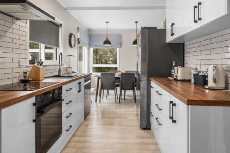 Photo of property in 17 Homedale Street, Pukehangi, Rotorua, 3015