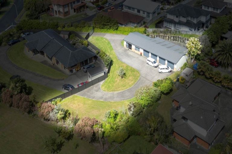 Photo of property in 8 Burgundy Park Avenue, Henderson, Auckland, 0612