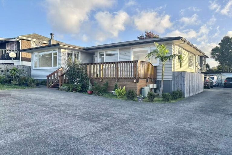 Photo of property in 71 Harrington Road, Henderson, Auckland, 0610