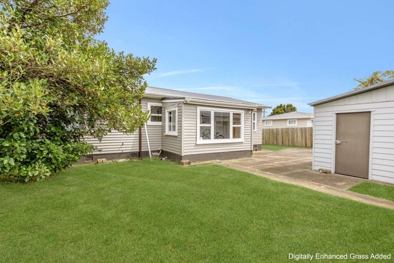 Photo of property in 14 Ferguson Street, Levin, 5510