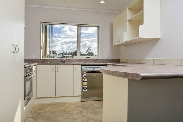 Photo of property in 45 Martin Jugum Lane, Ranui, Auckland, 0612