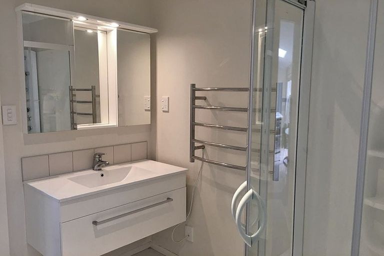 Photo of property in 37 Silverstream Road, Crofton Downs, Wellington, 6035