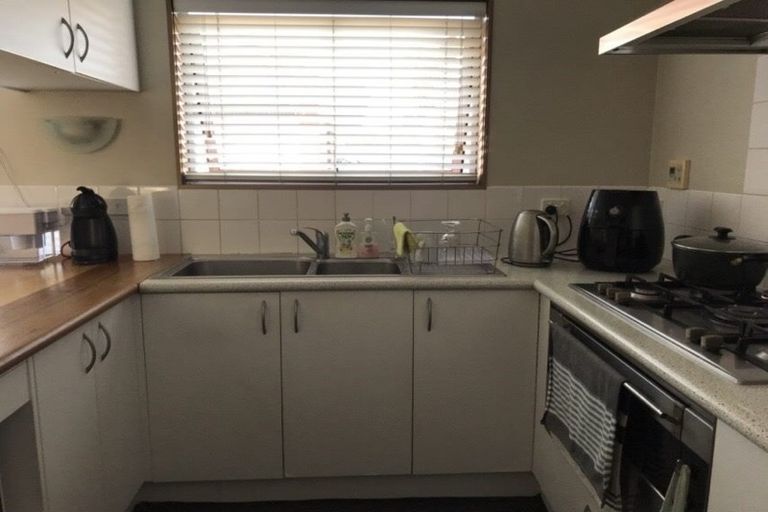 Photo of property in 2/18 Clovelly Road, Bucklands Beach, Auckland, 2012