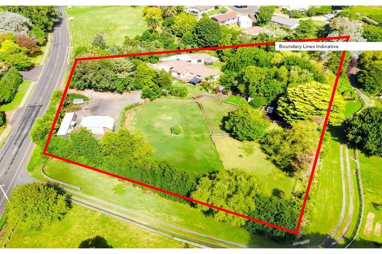 Photo of property in 3 Awhitu Road, Waiuku, 2683