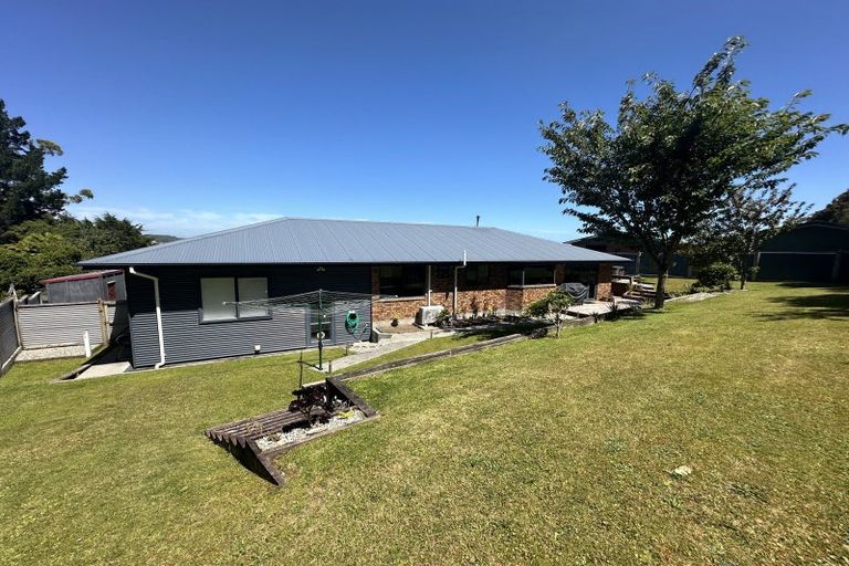 Photo of property in 187 Jollie Street, Hokitika, 7810