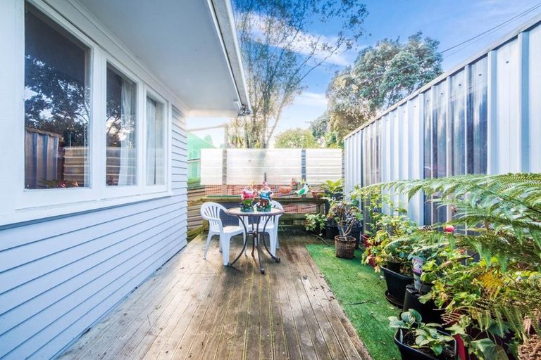 Photo of property in 32 Blease Street, New Lynn, Auckland, 0600