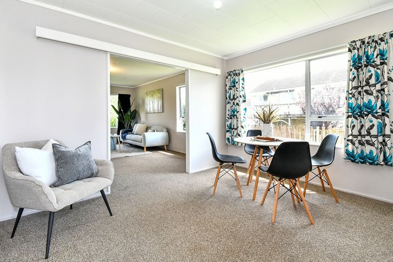 Photo of property in 10 Seaview Rise, Waiuku, 2123