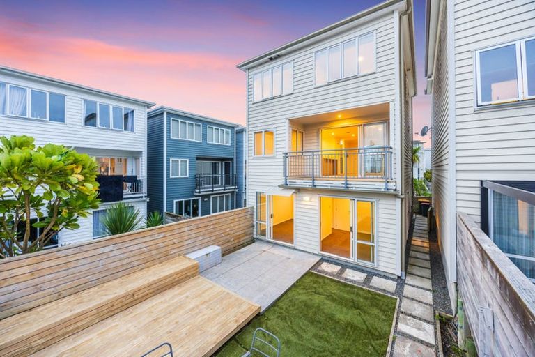 Photo of property in 10 Panakenake Way, Flat Bush, Auckland, 2019