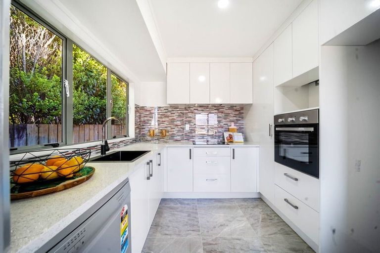 Photo of property in 2/19 Oratu Place, Manurewa, Auckland, 2102