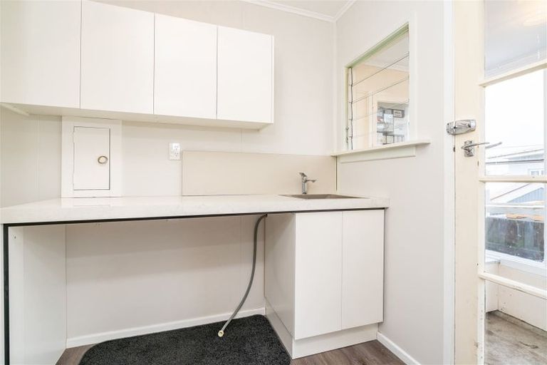 Photo of property in 3 Mcneil Street, Balclutha, 9230