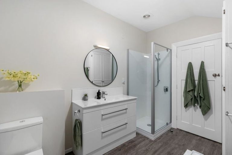 Photo of property in 24 Snowdon Road, Fendalton, Christchurch, 8052