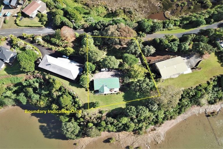 Photo of property in 8 Paretu Drive, Kerikeri, 0294