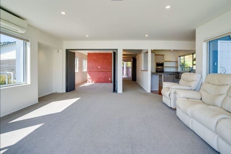 Photo of property in 40 Marine Parade, Macandrew Bay, Dunedin, 9014
