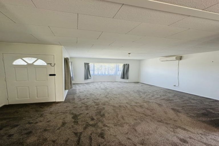 Photo of property in 50 Athena Drive, Totara Vale, Auckland, 0629