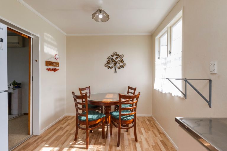 Photo of property in 17 Cavendish Crescent, Awapuni, Palmerston North, 4412