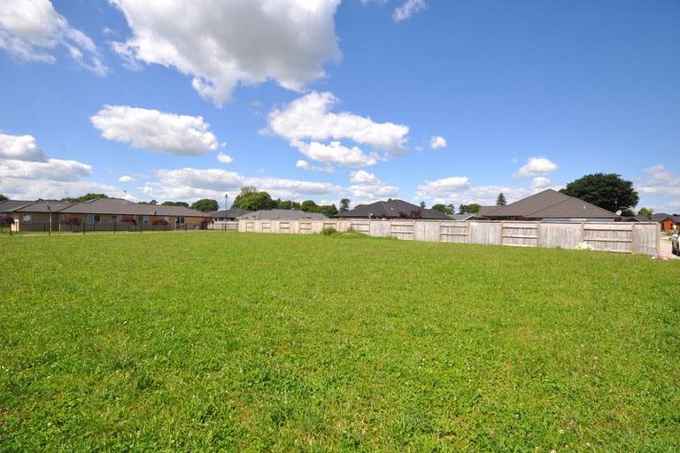 Photo of property in 19 Plescher Crescent, Leamington, Cambridge, 3432