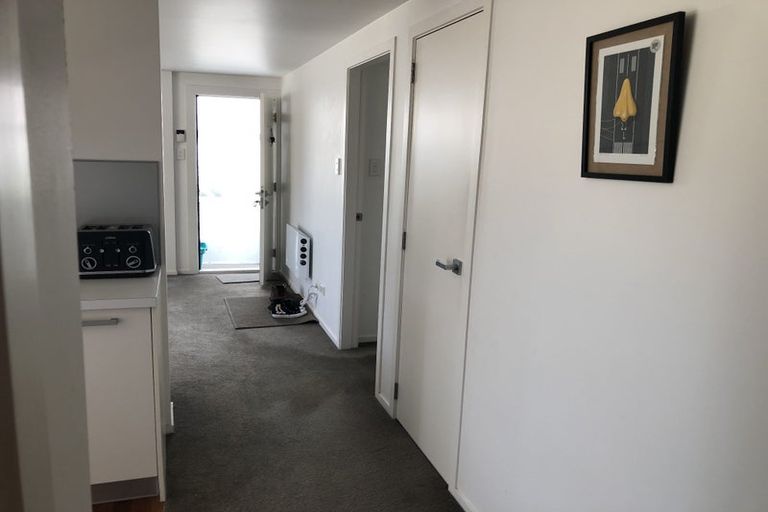 Photo of property in 35 North Terrace, Kelburn, Wellington, 6012