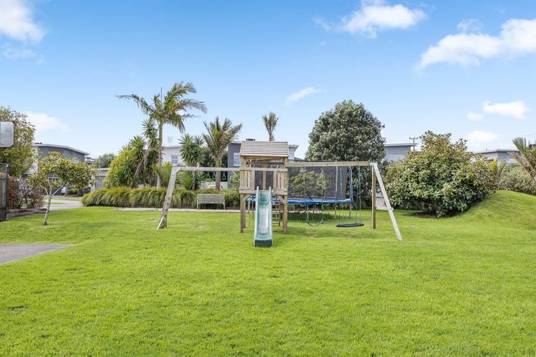 Photo of property in 19 Karauria Lane, Orewa, 0931
