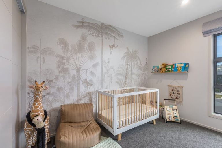 Photo of property in 20 Queen Charlotte Drive, Aotea, Porirua, 5024