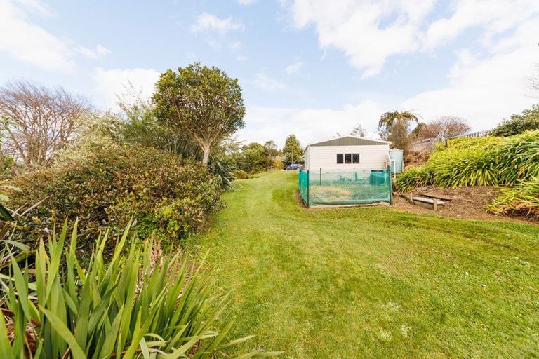 Photo of property in 15 Hau Whiti Place, Kimbolton, 4774