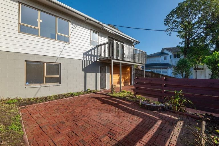 Photo of property in 1/193 East Coast Road, Castor Bay, Auckland, 0620