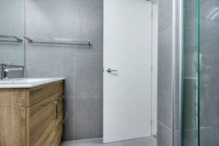 Photo of property in 420/18 Sunnyhaven Avenue, Beach Haven, Auckland, 0626