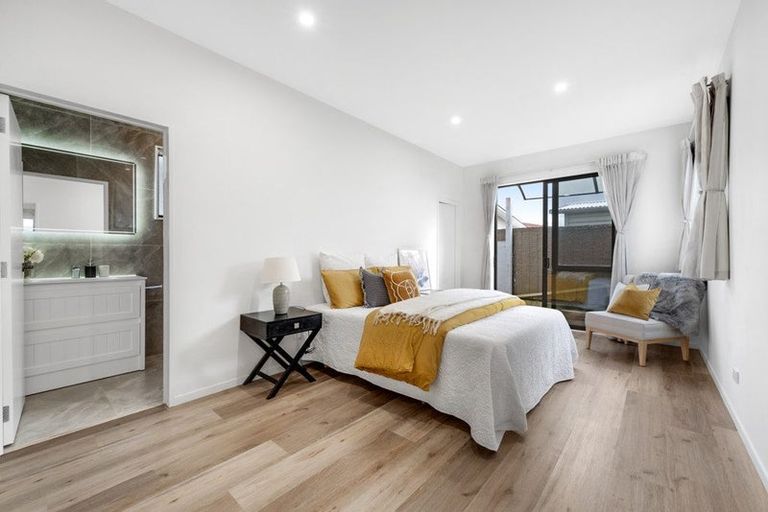 Photo of property in 74a Walworth Avenue, Pakuranga Heights, Auckland, 2010