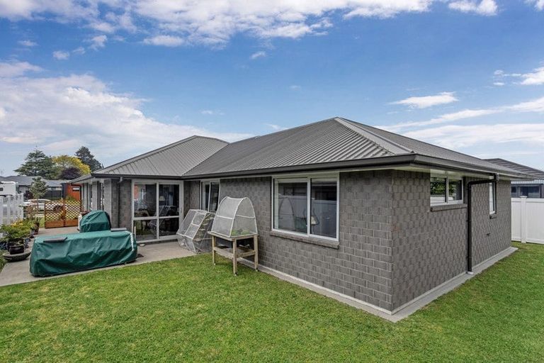 Photo of property in 15 Kakariki Drive, Coastlands, Whakatane, 3120