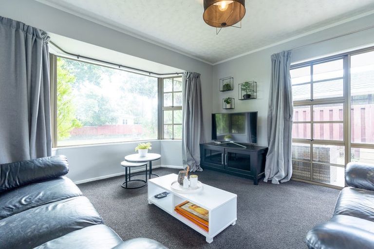 Photo of property in 4 Truscott Grove, Awapuni, Palmerston North, 4412