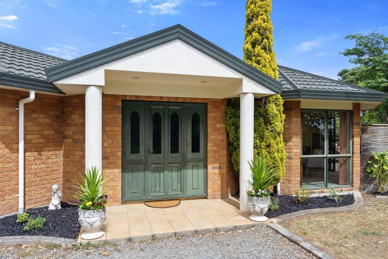 Photo of property in 10 Tararua Crescent, Otaki, 5512