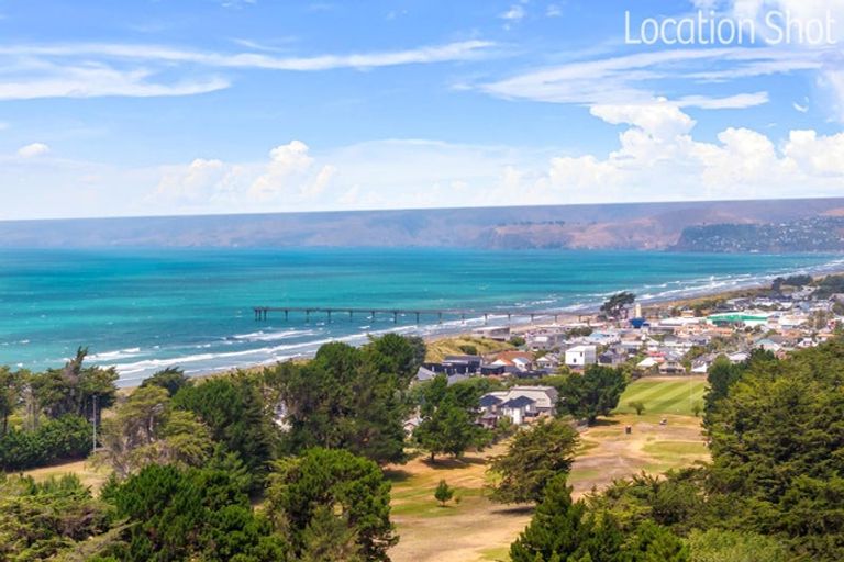 Photo of property in 74 Bowhill Road, New Brighton, Christchurch, 8083