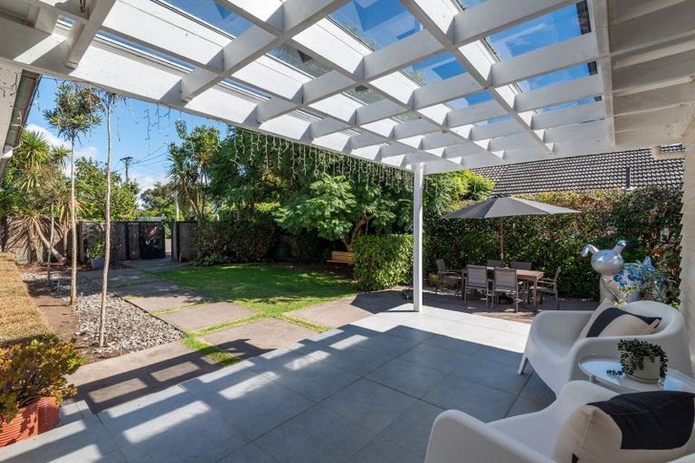 Photo of property in 14 Maleme Avenue, Belmont, Auckland, 0622