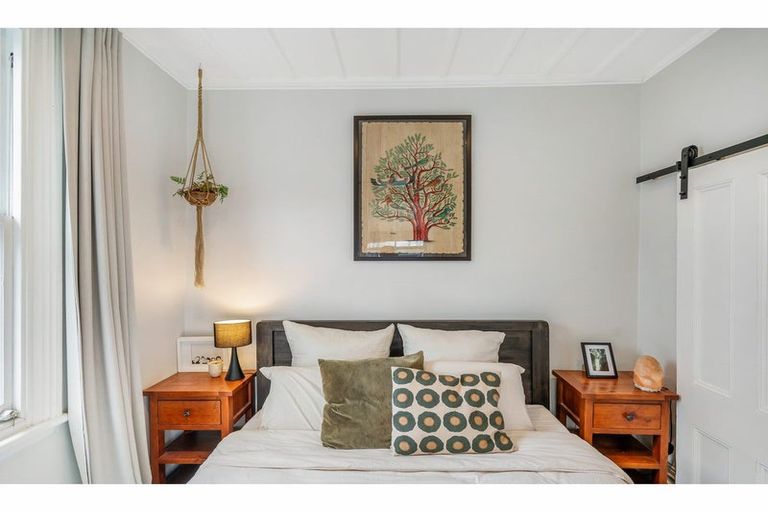 Photo of property in 437 West Coast Road, Glen Eden, Auckland, 0602