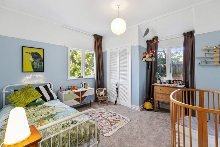 Photo of property in 38 Severn Street, Island Bay, Wellington, 6023