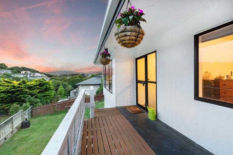 Photo of property in 49a Albatross Close, Whitby, Porirua, 5024